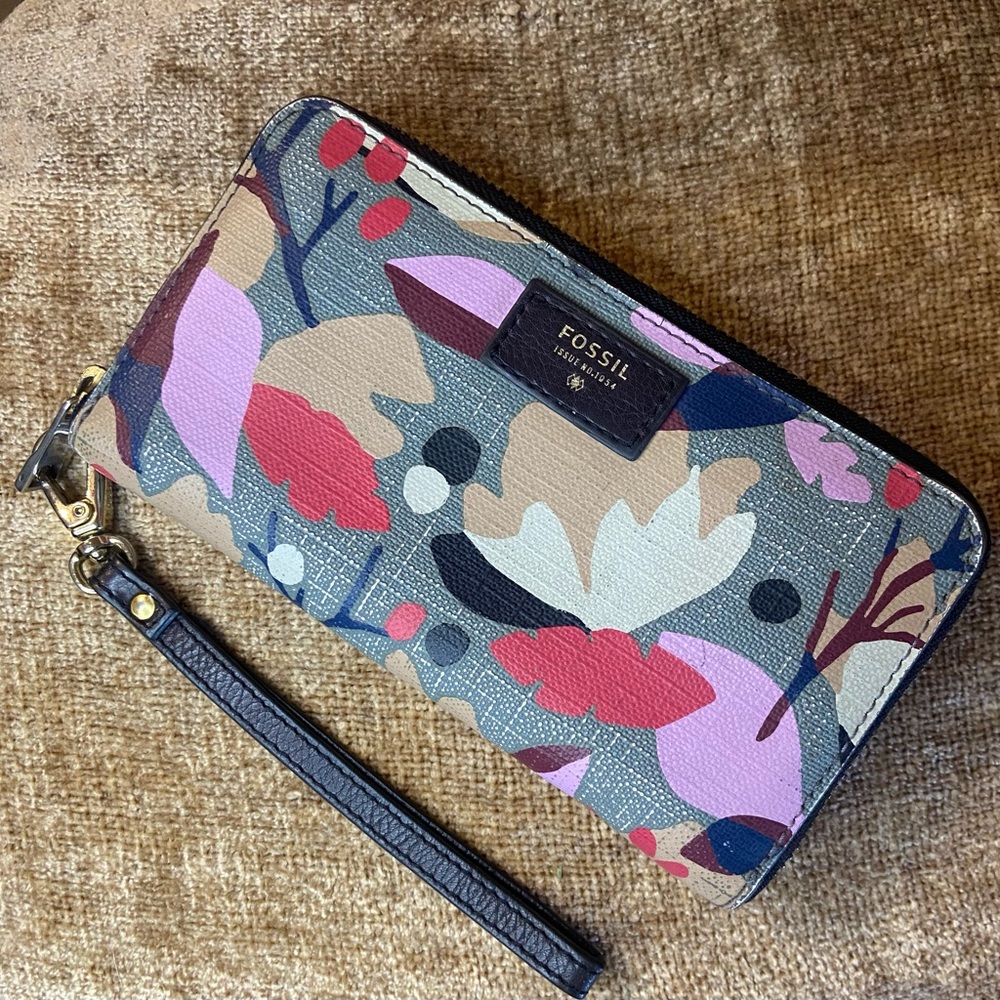 Fossil Pink and Blue Floral Wallet - Picture 2 of 7